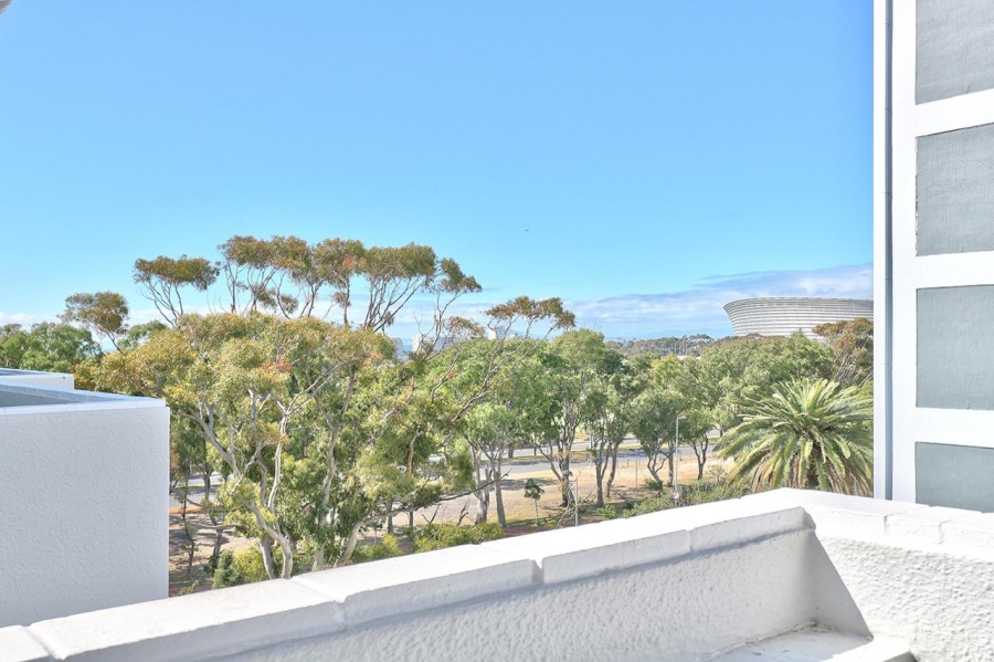 1 Bedroom Property for Sale in Green Point Western Cape